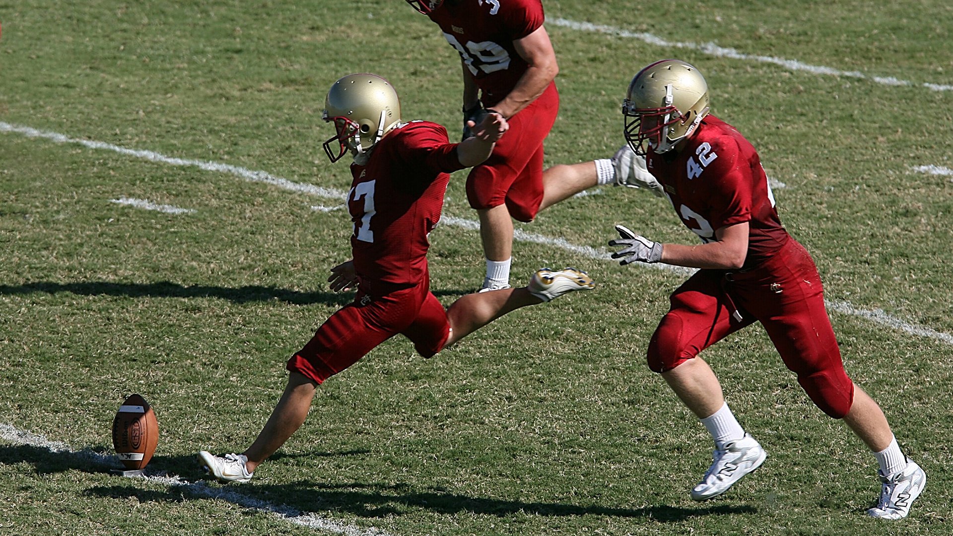 波兰选手再度晋级大赛四强，表现亮眼，波兰6名选手