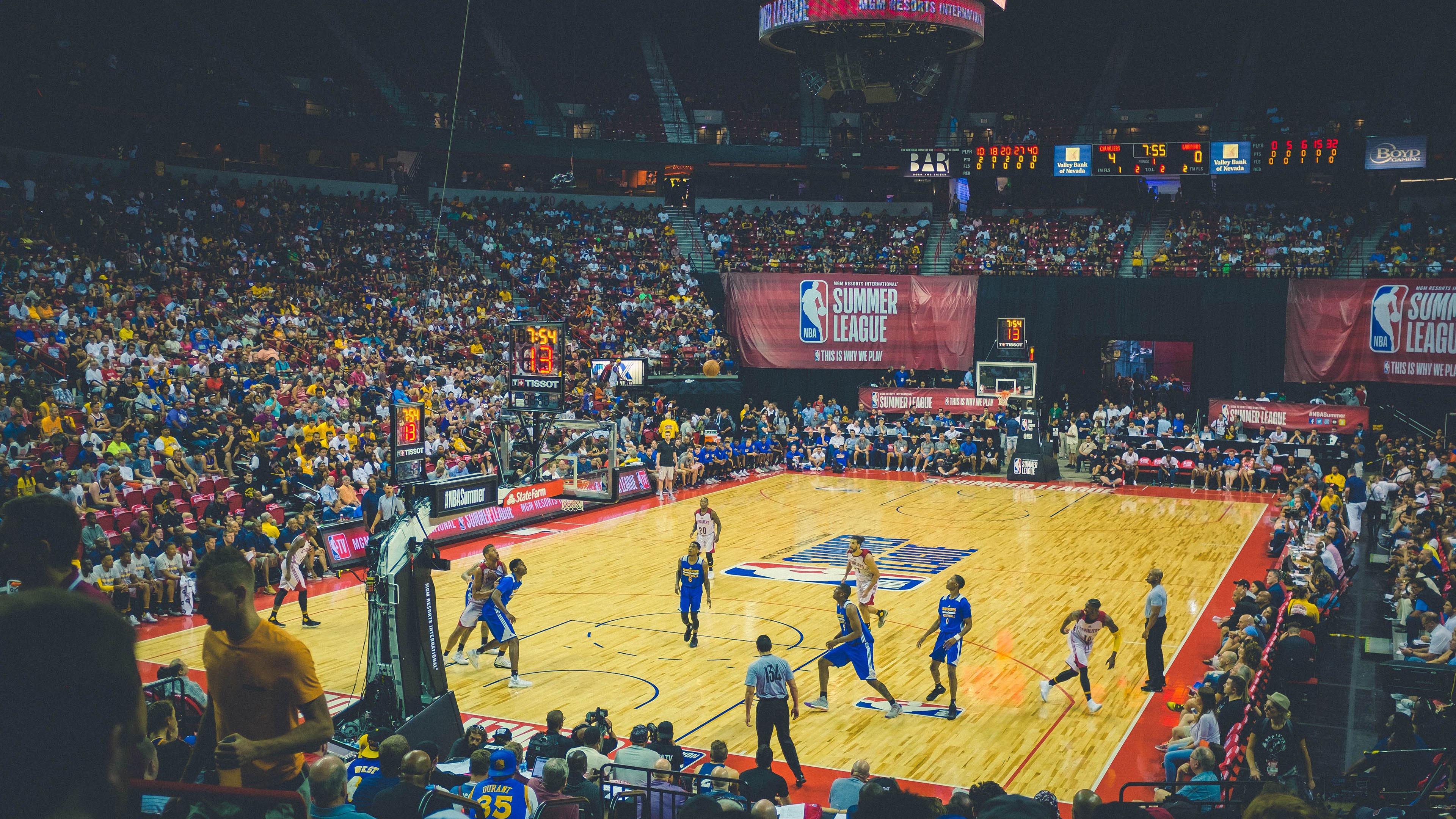 波兰选手再度晋级大赛四强，表现亮眼，波兰6名选手