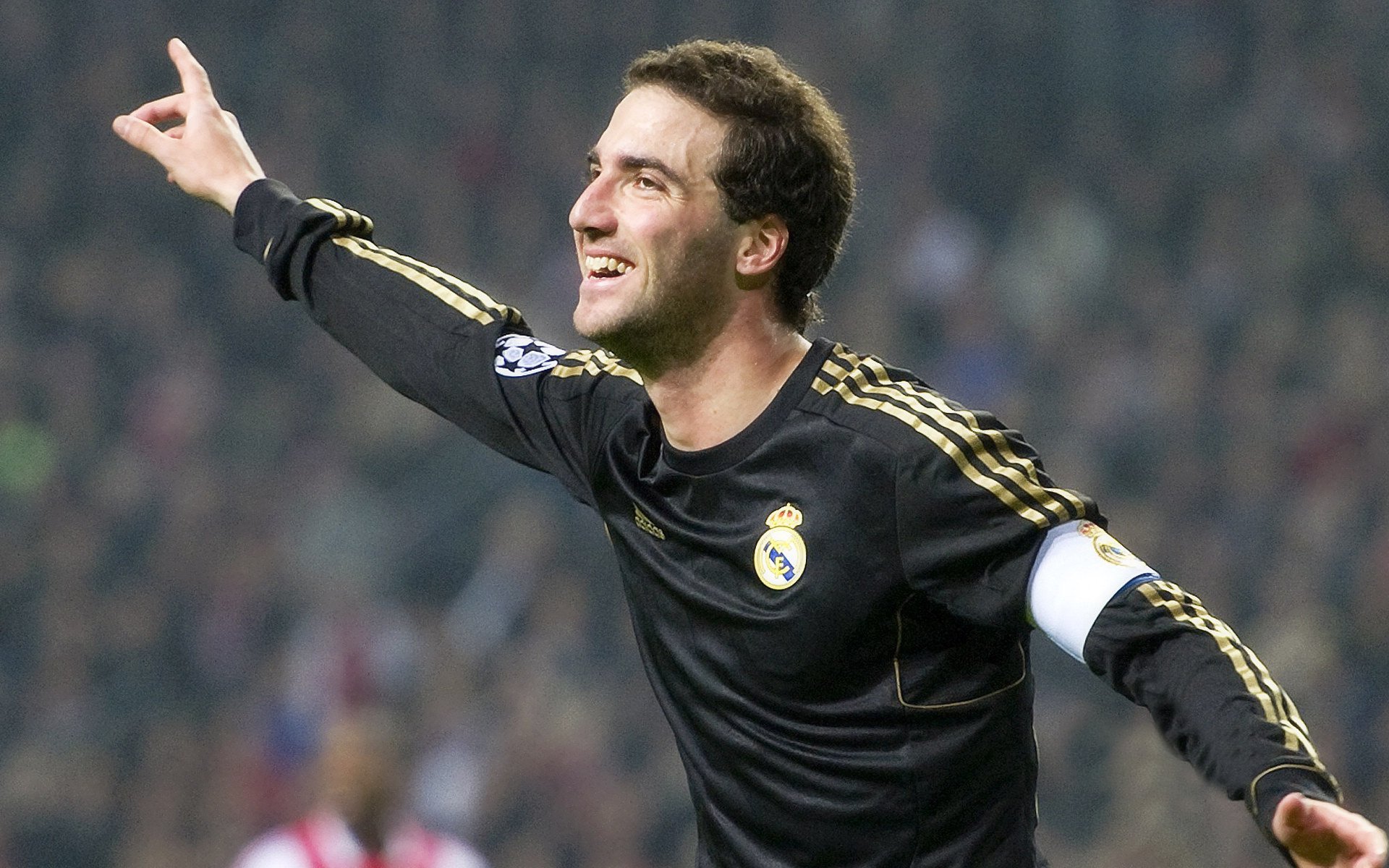 德甲战术变化:变阵、助攻、精彩跨步!,德甲转会规则