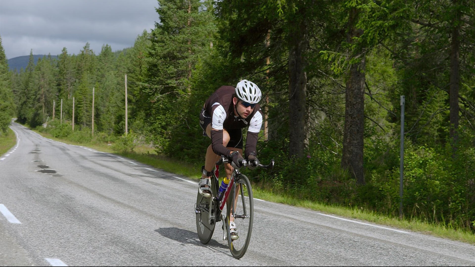 法国队冲线瞬间点燃全场气氛,法国队比赛视频